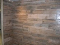 Tegelzetten keramisch parket wand